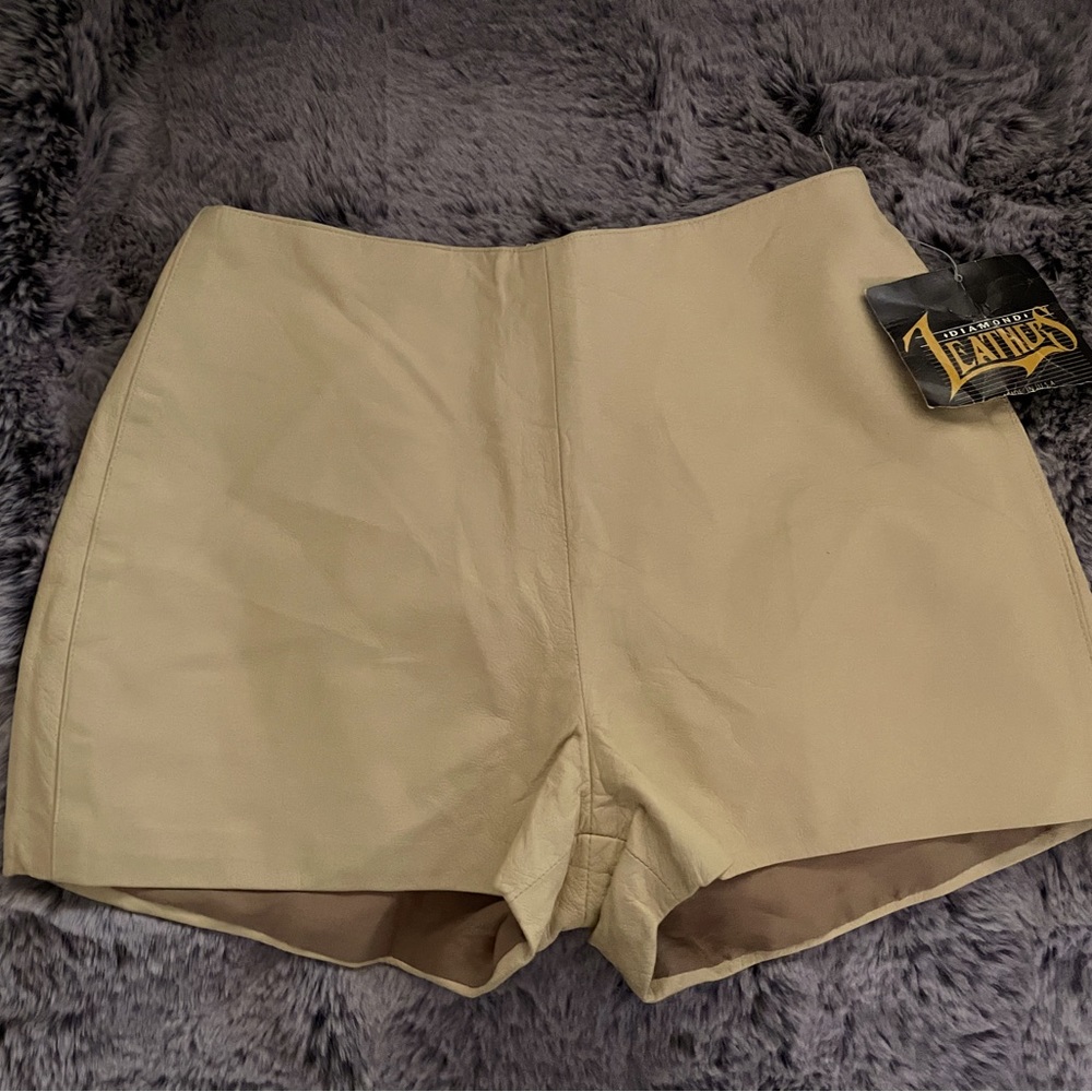 New  100% real soft  - leather shorts